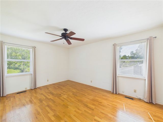 501 NW 9th Street, Bentonville, AR 72712