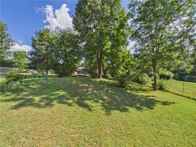 501 NW 9th Street, Bentonville, AR 72712