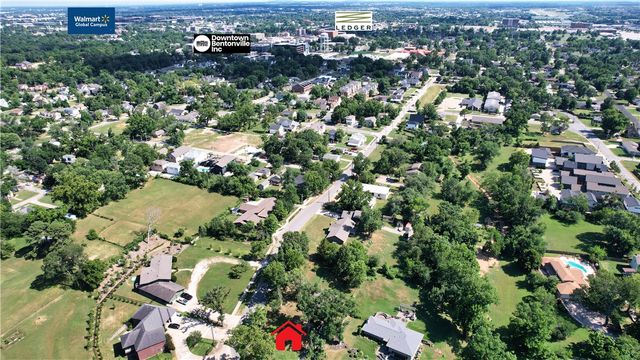 501 NW 9th Street, Bentonville, AR 72712