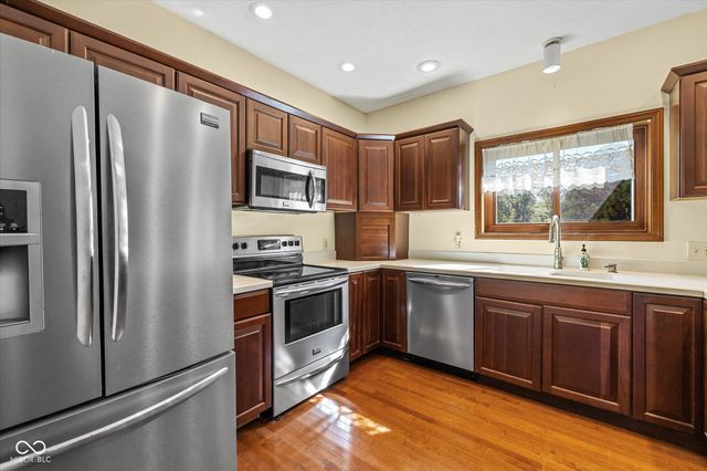 10563 Brixton Lane, Fishers, IN 46037