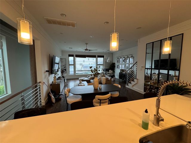 5707 Schuler Street, Houston, TX 77007