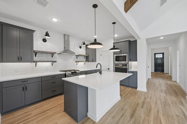 218 Dunovant Drive, Sealy, TX 77474