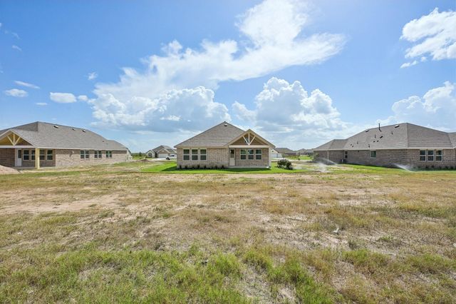 218 Dunovant Drive, Sealy, TX 77474