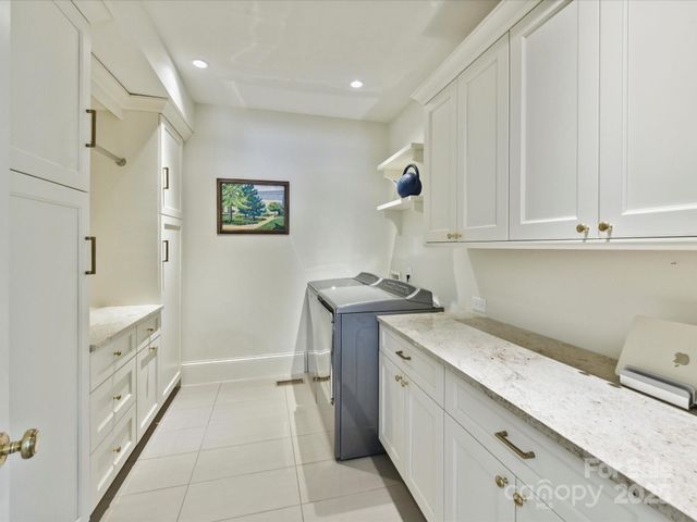 2526 Sherwood Avenue, Charlotte, NC 28207