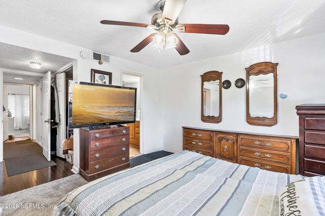 3915 TOREADOR Court 4, Jacksonville, FL 32217