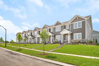 2242 Barbera Drive, Oswego, IL 60543