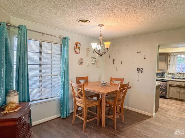 3117 Jackie Court, Bakersfield, CA 93313
