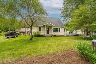 25 Bartlett Street, South Hadley, MA 01075