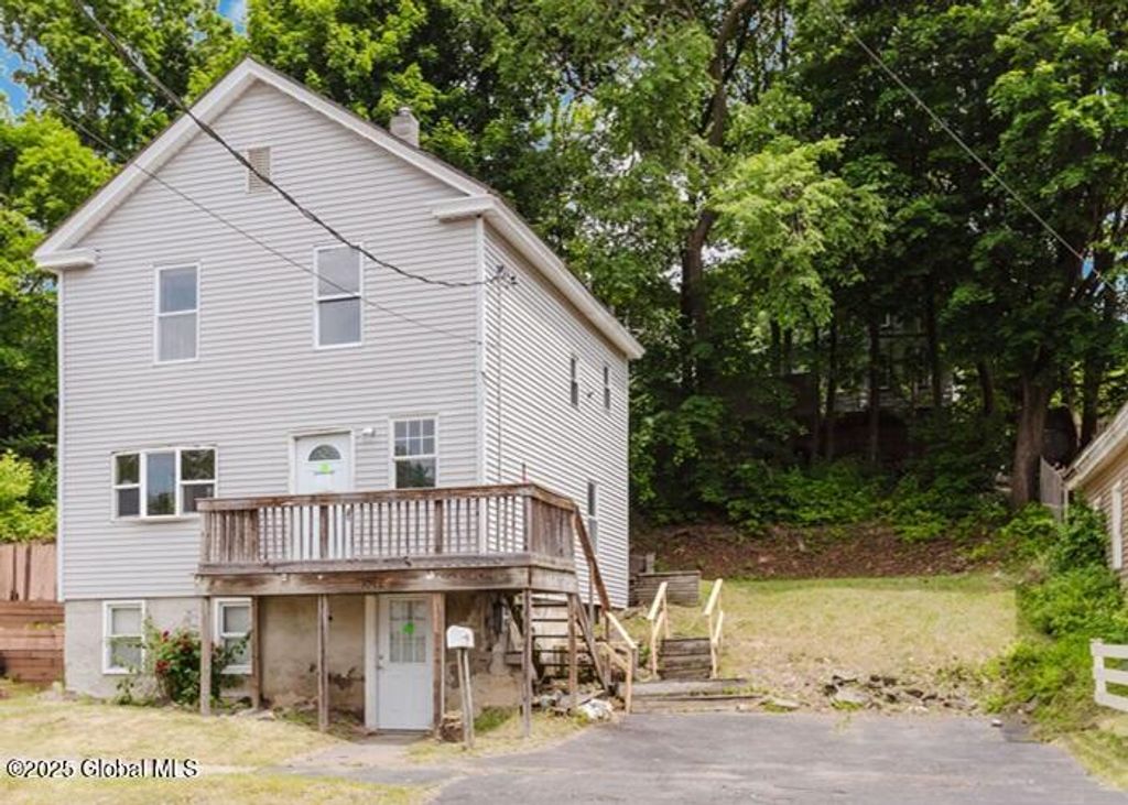 1572 2nd Street, Rensselaer, NY 12144