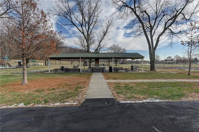 3002 Howell Street, North Kansas City, MO 64116