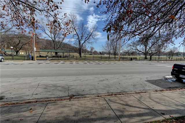 3002 Howell Street, North Kansas City, MO 64116