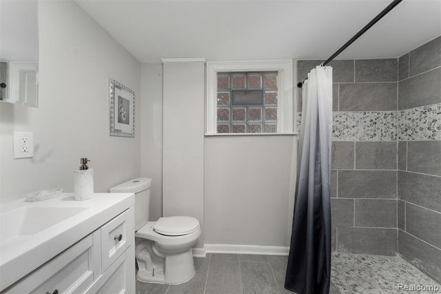 4411 Iroquois Street, Detroit, MI 48214