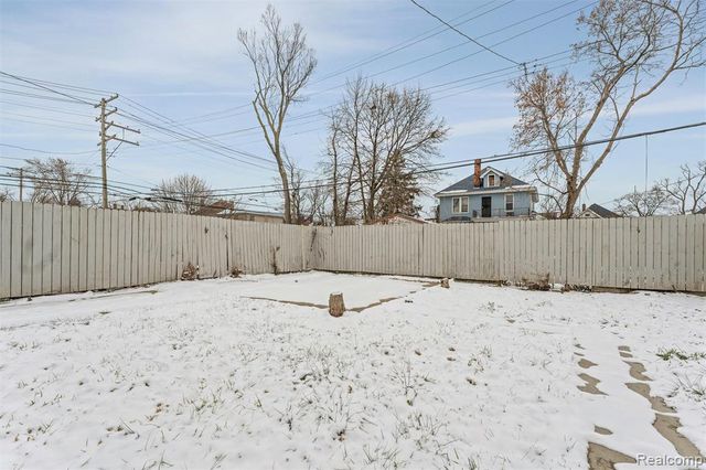 4411 Iroquois Street, Detroit, MI 48214