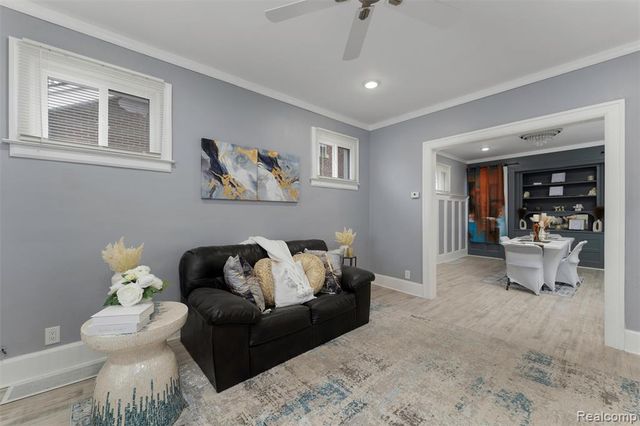 4411 Iroquois Street, Detroit, MI 48214