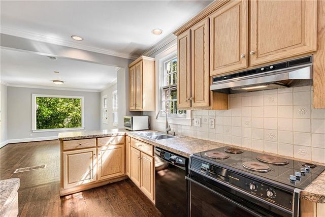 666 Yorkshire Road NE, Atlanta, GA 30306