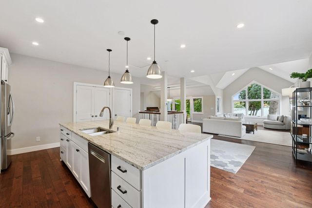 859 Excelsior Boulevard, Excelsior, MN 55331