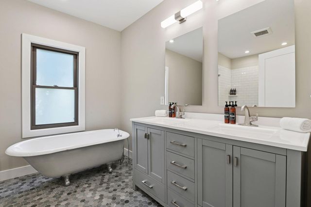 859 Excelsior Boulevard, Excelsior, MN 55331