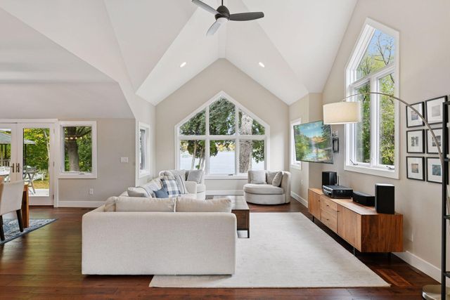 859 Excelsior Boulevard, Excelsior, MN 55331