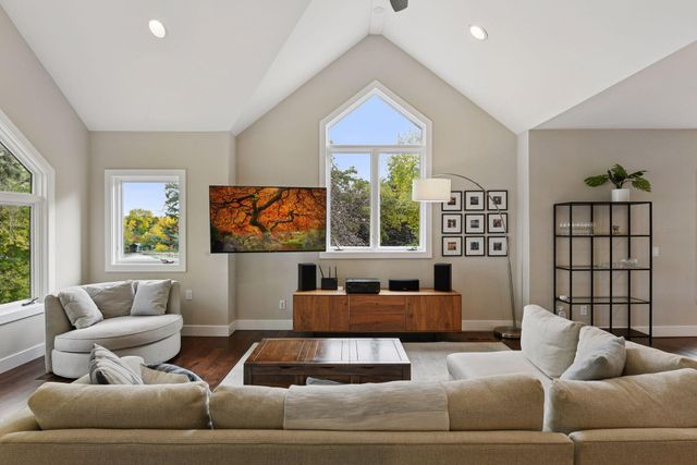 859 Excelsior Boulevard, Excelsior, MN 55331