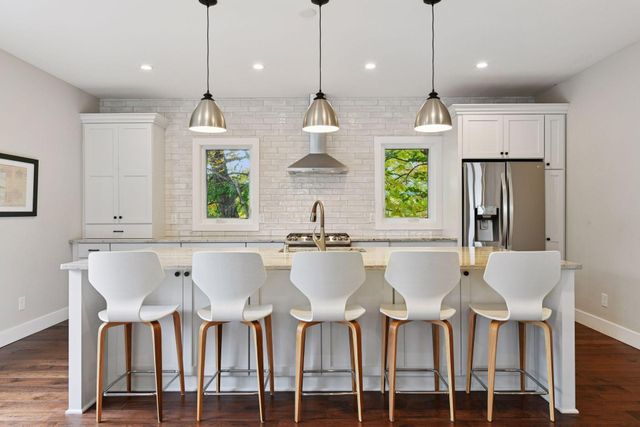 859 Excelsior Boulevard, Excelsior, MN 55331