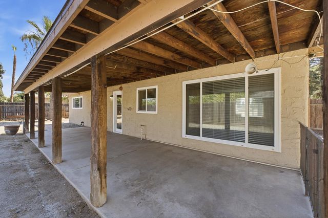3028 W San Jose Avenue, Fresno, CA 93711