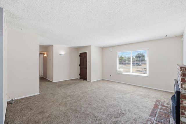 3028 W San Jose Avenue, Fresno, CA 93711