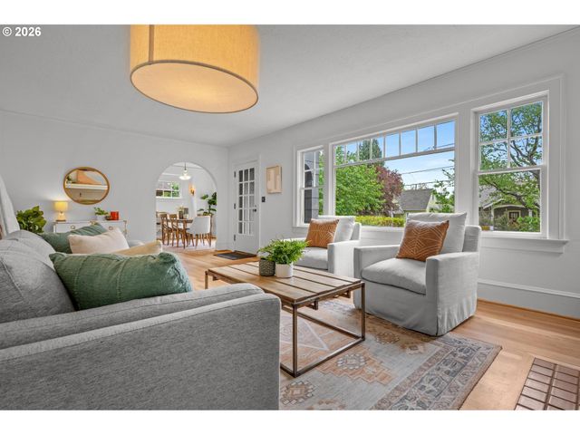 2933 Ne 27TH Ave, Portland, OR 97212