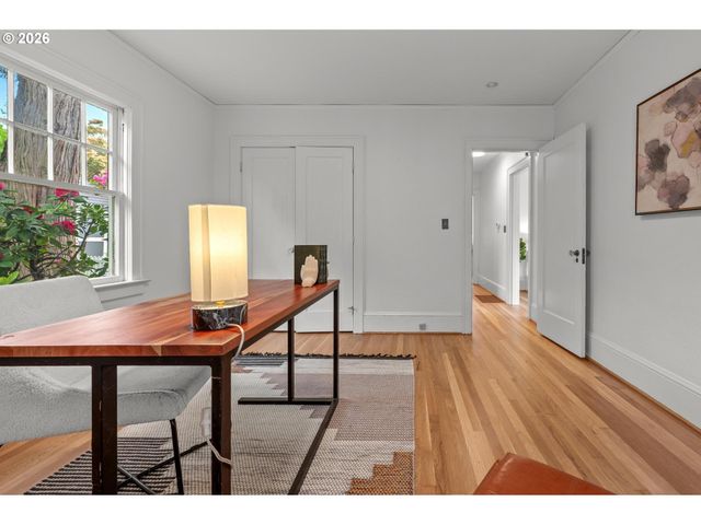2933 Ne 27TH Ave, Portland, OR 97212