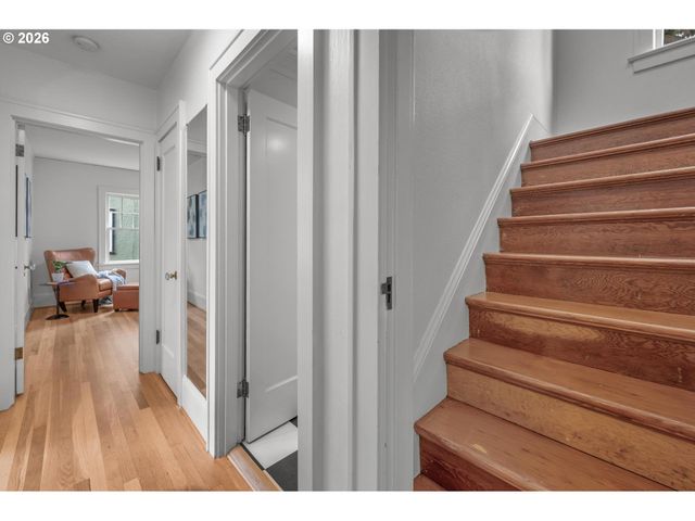 2933 Ne 27TH Ave, Portland, OR 97212