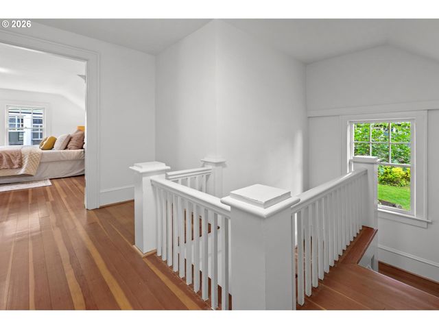 2933 Ne 27TH Ave, Portland, OR 97212