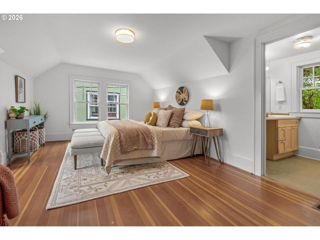 2933 Ne 27TH Ave, Portland, OR 97212