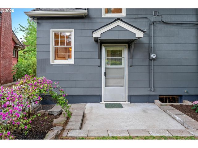 2933 Ne 27TH Ave, Portland, OR 97212
