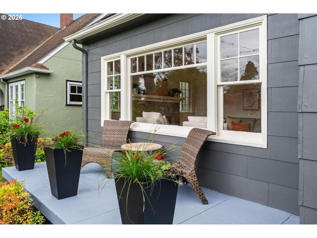 2933 Ne 27TH Ave, Portland, OR 97212