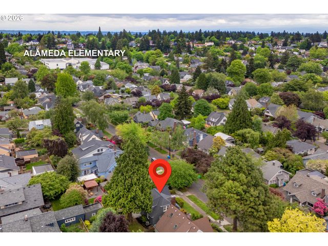2933 Ne 27TH Ave, Portland, OR 97212