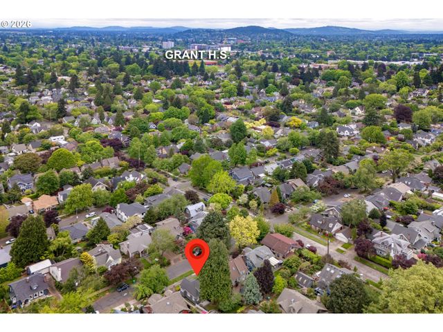 2933 Ne 27TH Ave, Portland, OR 97212