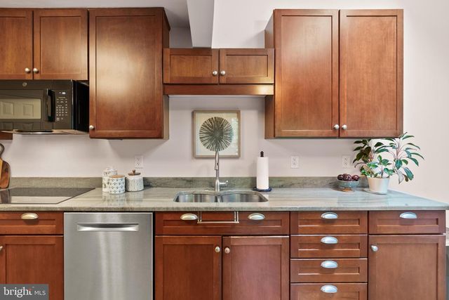 8519 BUCKBOARD DR, Alexandria, VA 22308
