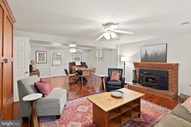 8519 BUCKBOARD DR, Alexandria, VA 22308