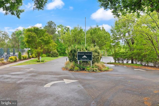 8519 BUCKBOARD DR, Alexandria, VA 22308