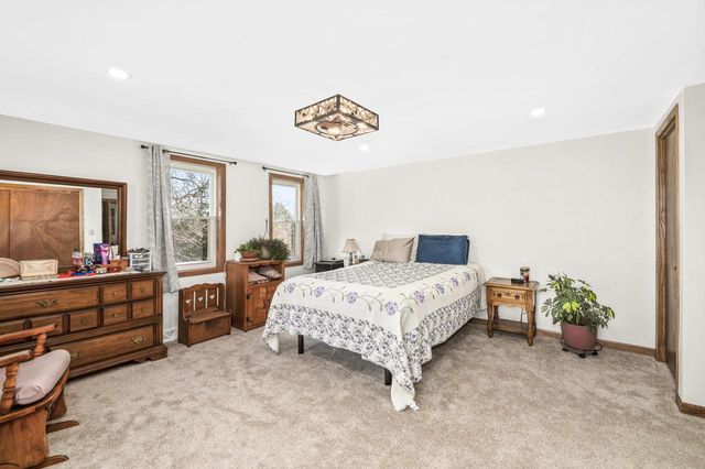 S51W30943 Old Village ROAD, Mukwonago, WI 53149