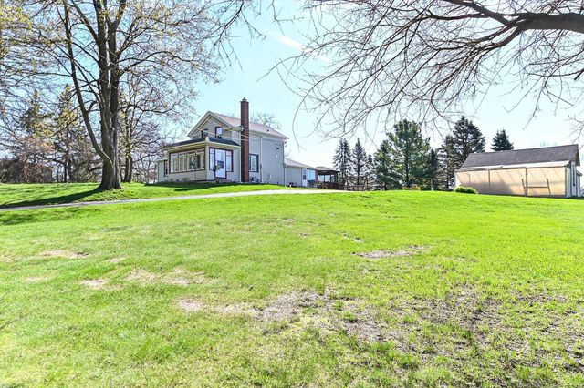 S51W30943 Old Village ROAD, Mukwonago, WI 53149