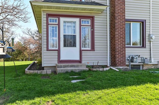 S51W30943 Old Village ROAD, Mukwonago, WI 53149