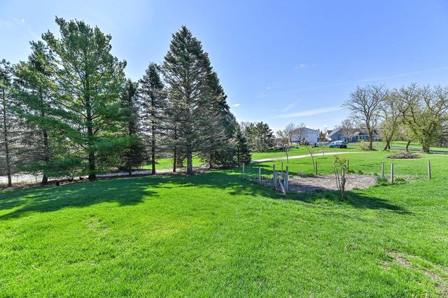 S51W30943 Old Village ROAD, Mukwonago, WI 53149