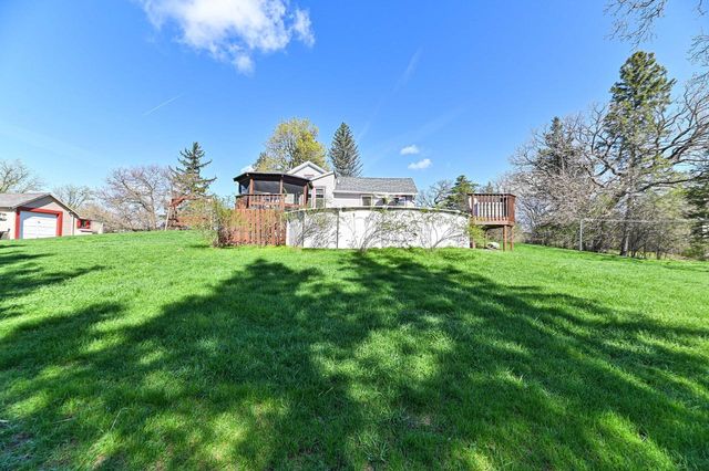 S51W30943 Old Village ROAD, Mukwonago, WI 53149