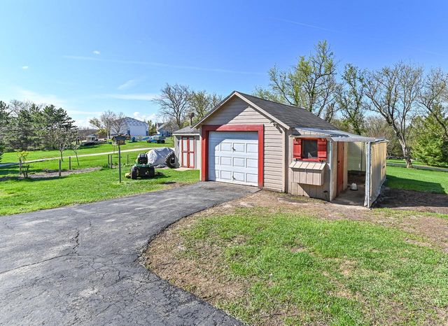 S51W30943 Old Village ROAD, Mukwonago, WI 53149