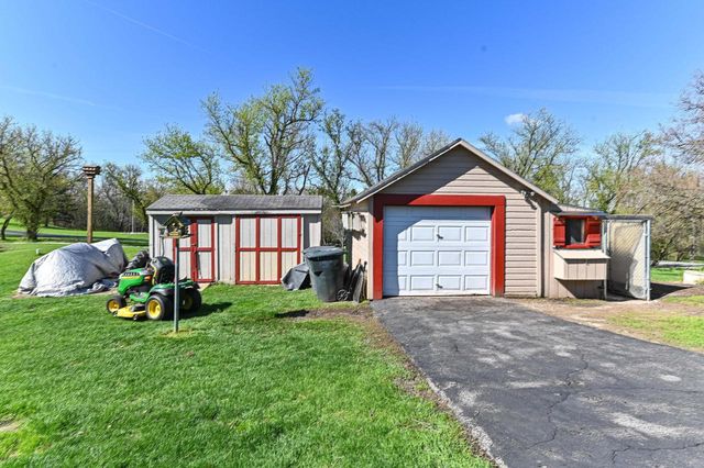 S51W30943 Old Village ROAD, Mukwonago, WI 53149