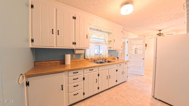212 Hemlock Road, Bristol, TN 37620