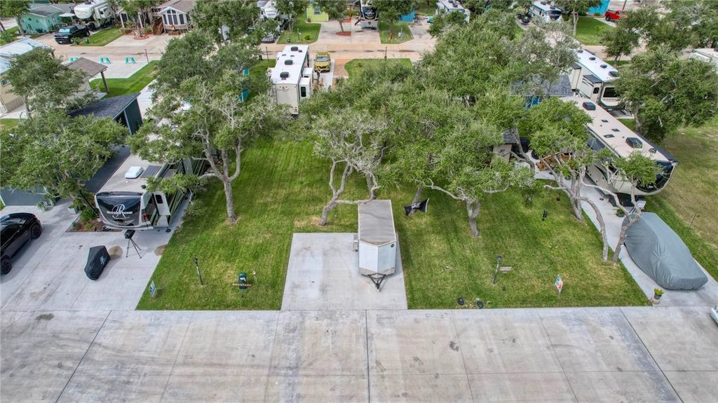 1406 W Corpus Christi St 58, Rockport, TX 78382 — photo 2