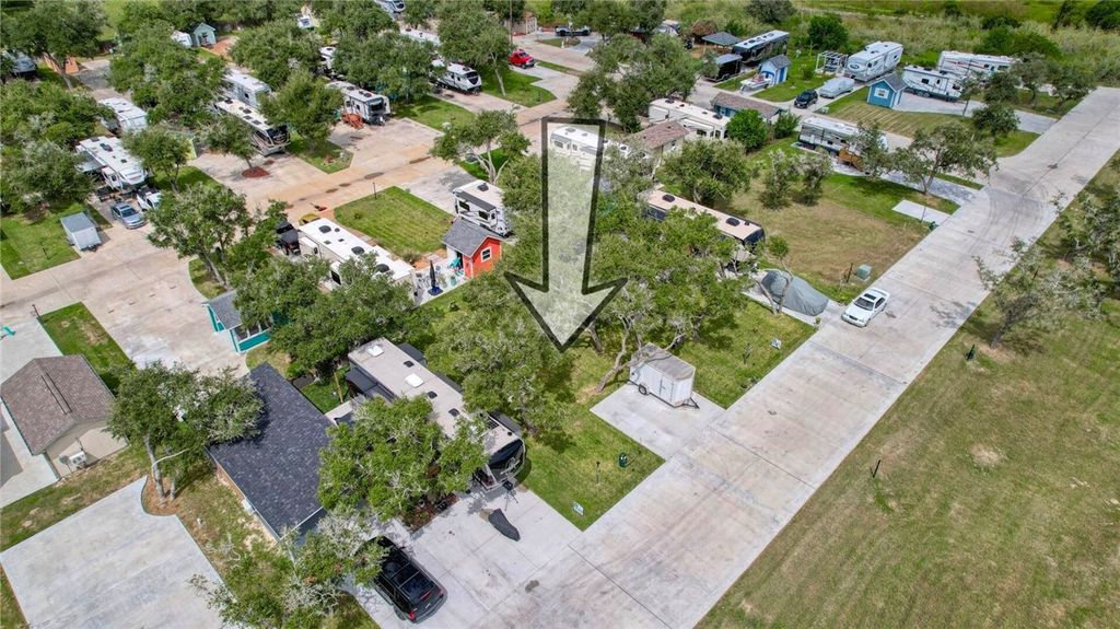 1406 W Corpus Christi St 58, Rockport, TX 78382 — photo 3