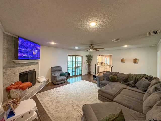 3727 Linda Kaye Dr, Longview, TX 75604