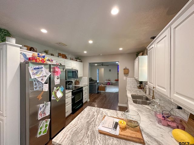 3727 Linda Kaye Dr, Longview, TX 75604